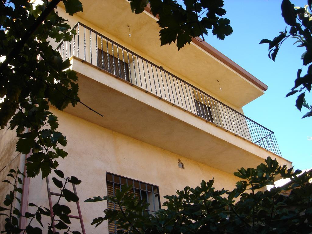 Apartamentos Serrano Ribatajada Exteriér fotografie